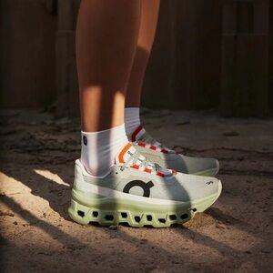 On Running  Cloudmonster